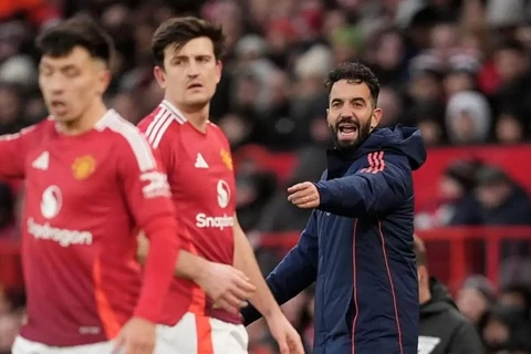 "أريد تدريب مانشستر يونايتد".. مدرب مرموش السابق يكشف عن حلمه الكبير